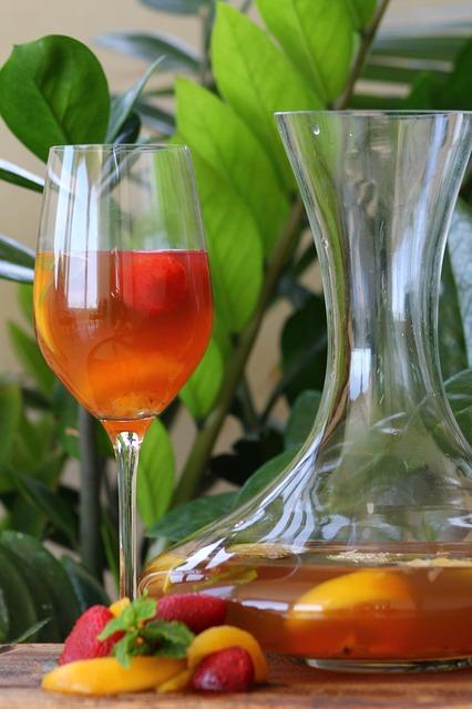 Aloe vera smoothie narancslével és eperrel